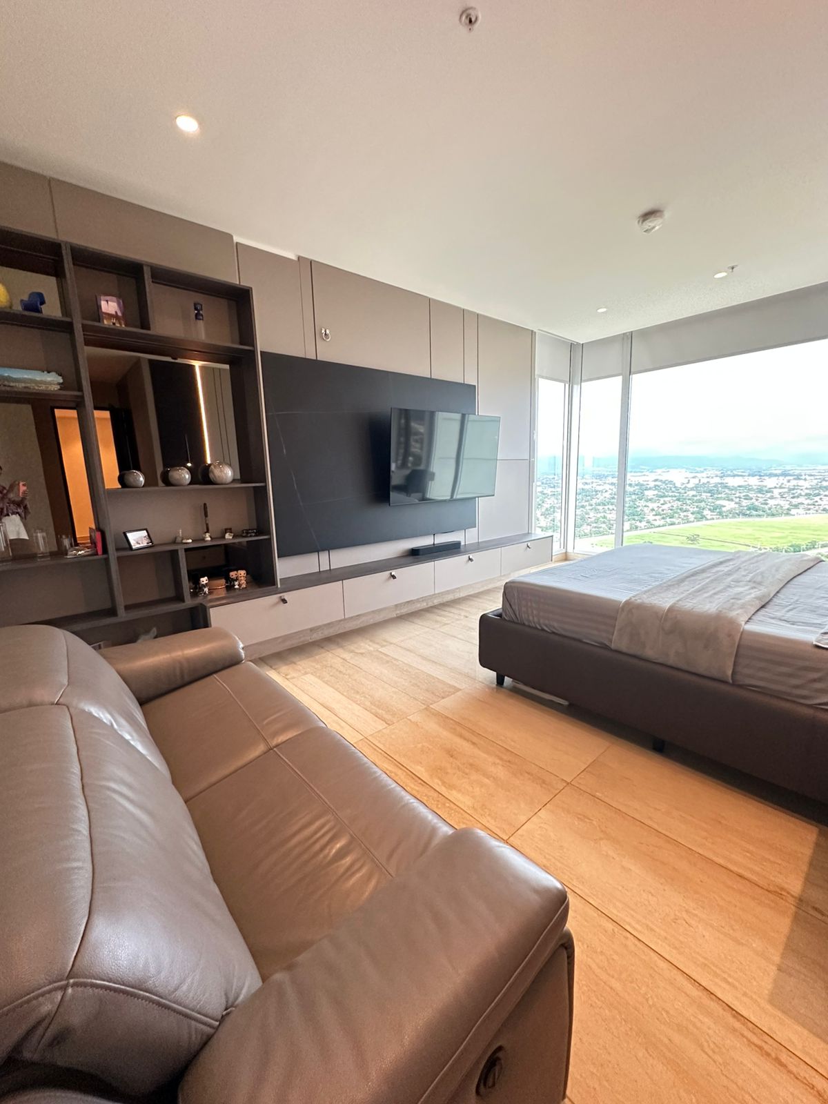 18e78626-b21f-41d2-b25c-8f101e82c541