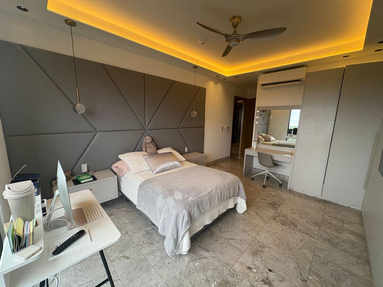 24810abf-f743-44ff-be32-f5ffdd6951c9