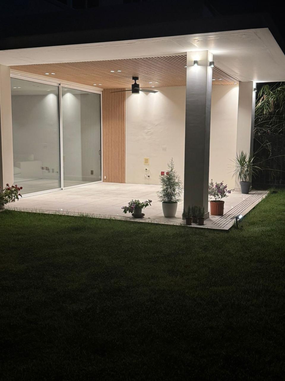 9c3e145e-5522-43e6-bf92-b8e966d5197b